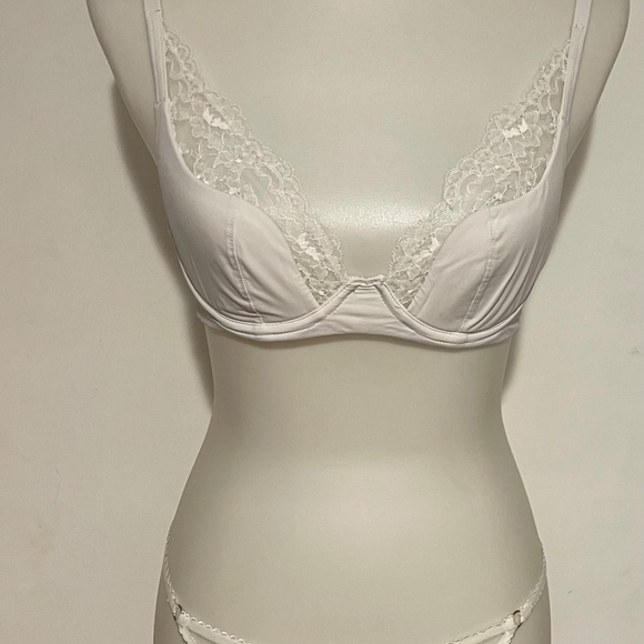 Agent Provocateur White Lace Bra - Picture 2 of 14